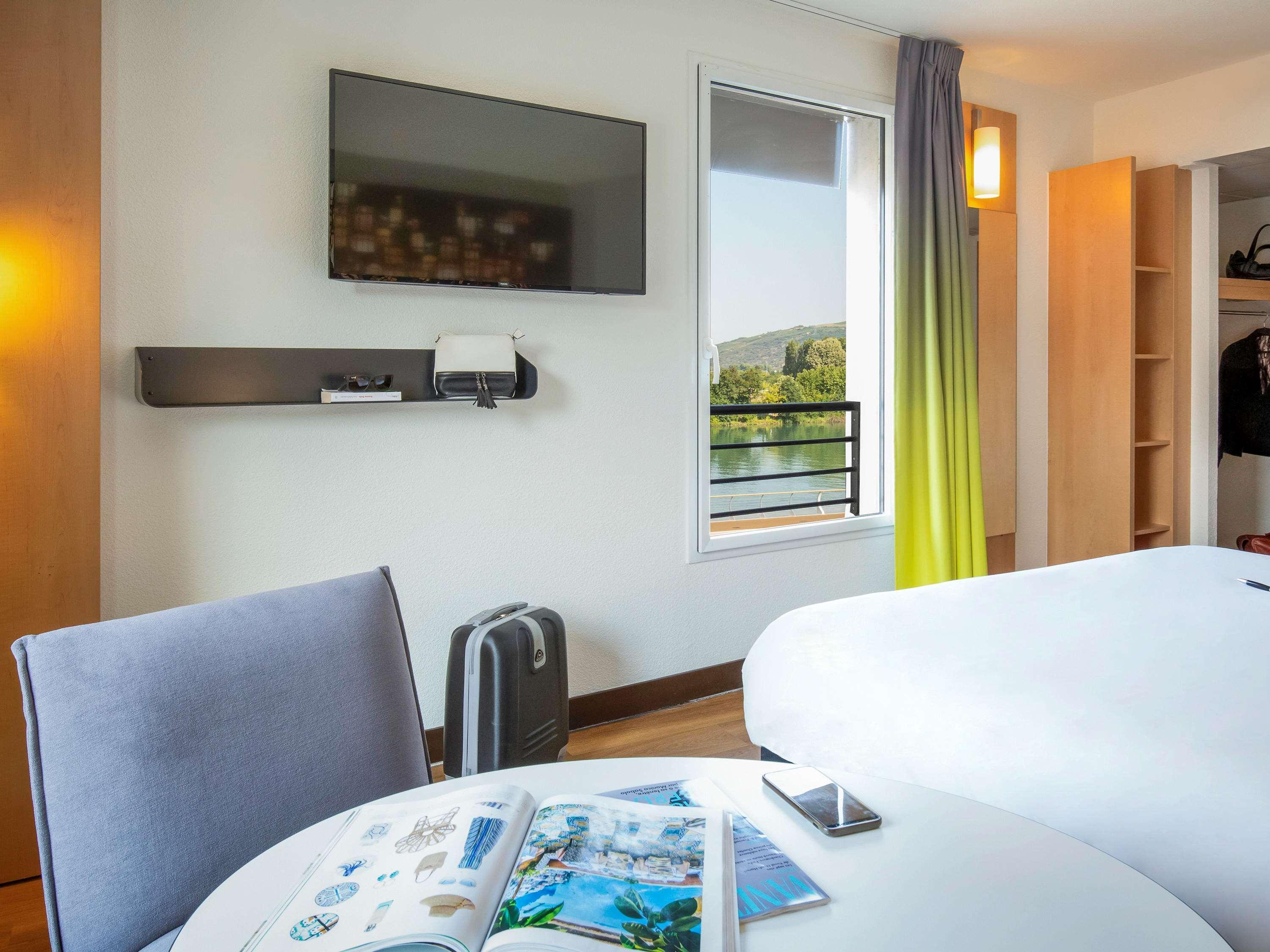 Ibis Lyon Sud Vienne Saint-Louis Hotel Exterior photo